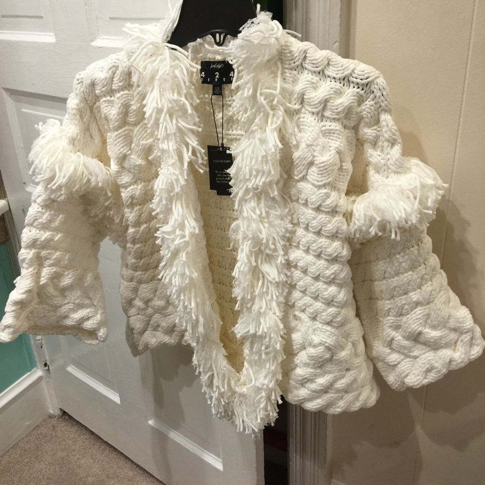 424 Fifth | White Cable Knit